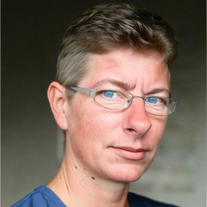 Hanne B Stegemuller underviser